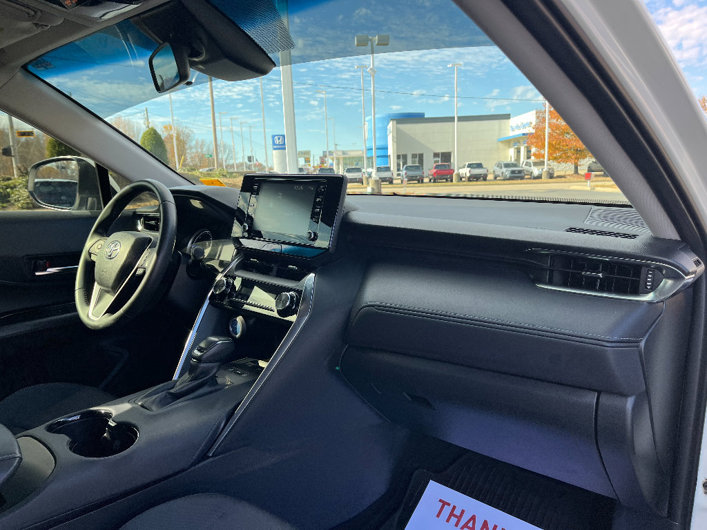 Used 2021 Toyota Venza LE image 14