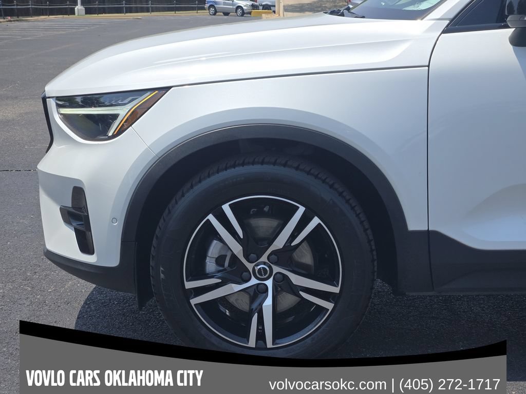 Certified 2023 Volvo XC40 B4 Plus w/ Driver Assist Package FWD image 9