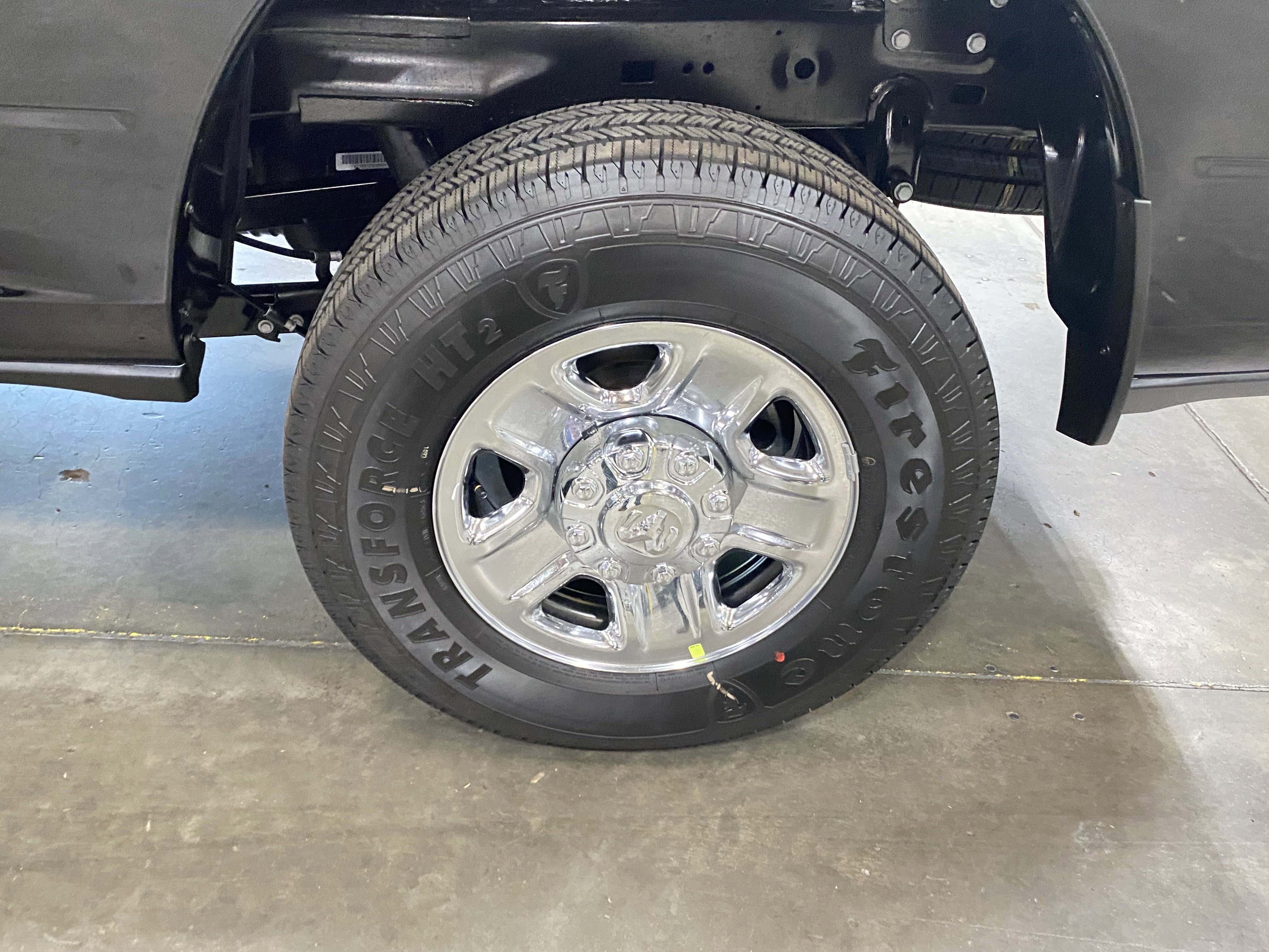 New 2025 RAM 2500 Tradesman image 31