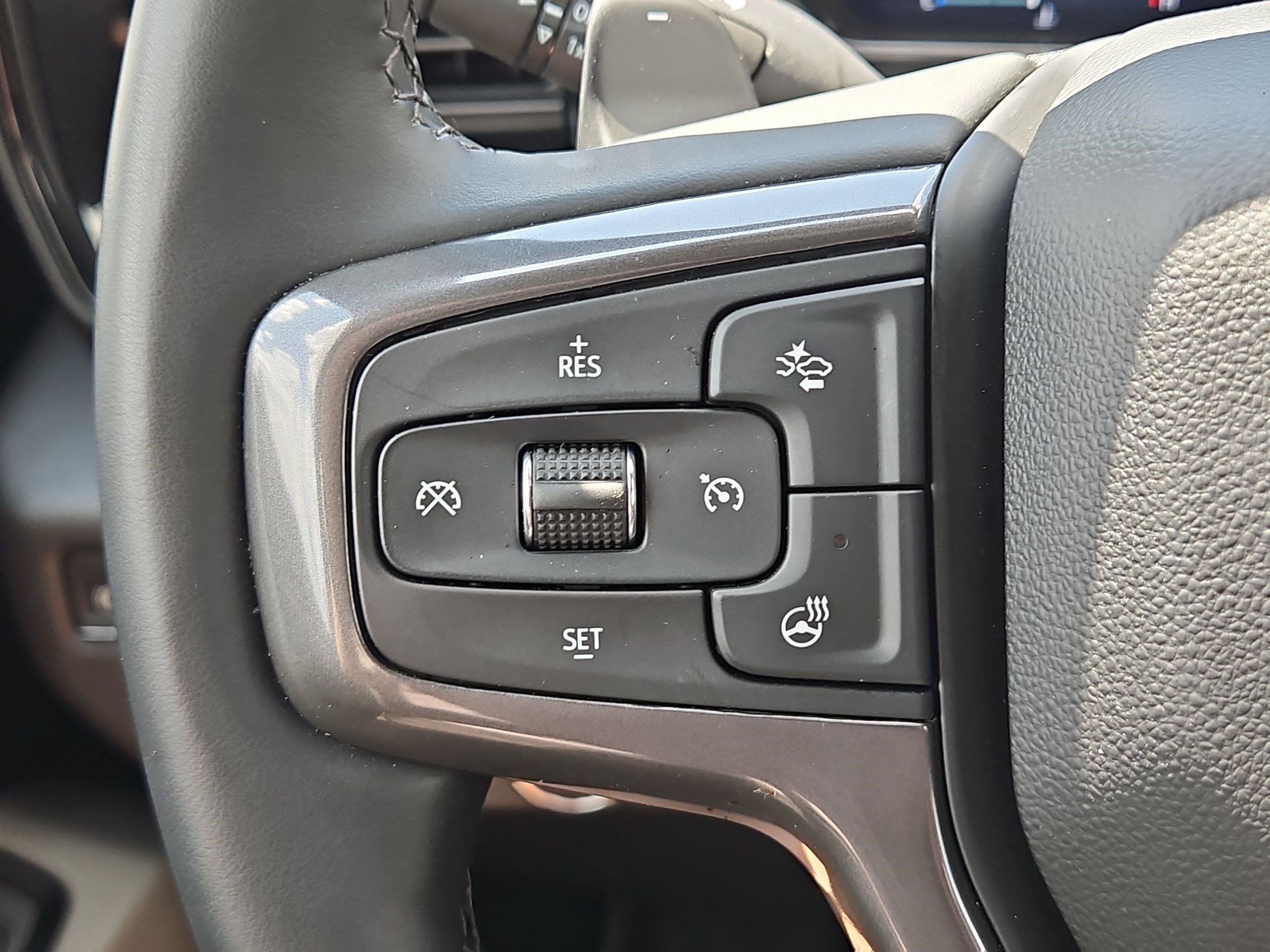 Used 2024 Chevrolet Silverado 1500 ZR2 w/ Technology Package AWD/4WD image 17