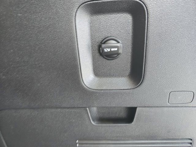 Used 2023 Kia Carnival LX image 14