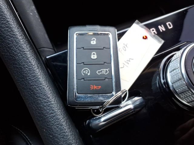 Used 2023 Jeep Grand Cherokee Limited AWD/4WD image 23