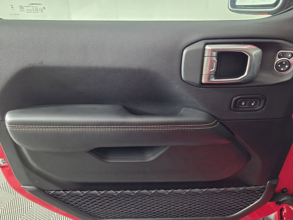 Certified 2025 Jeep Wrangler Sahara image 23