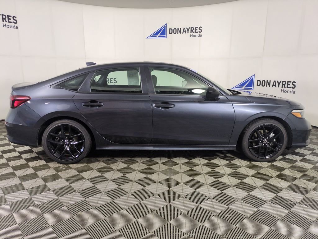 Used 2025 Honda Civic Sport image 10