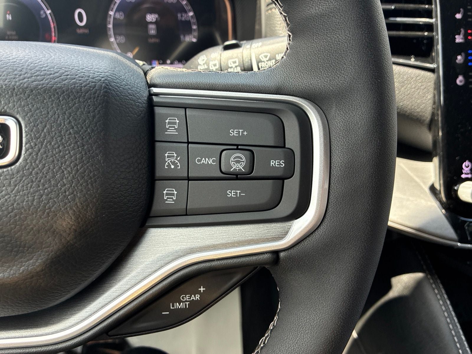 New 2026 Jeep Grand Wagoneer L Limited AWD/4WD image 31