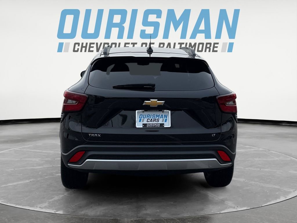 Used 2025 Chevrolet Trax LT w/ Driver Confidence Package image 5