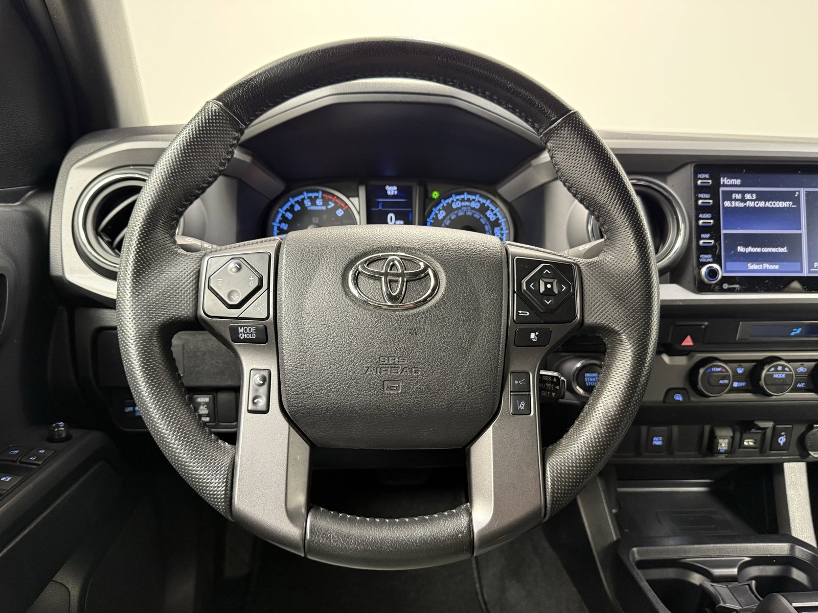 Used 2022 Toyota Tacoma TRD Off-Road image 17