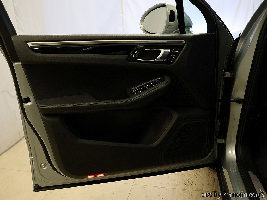 Used 2023 Porsche Macan S image 27