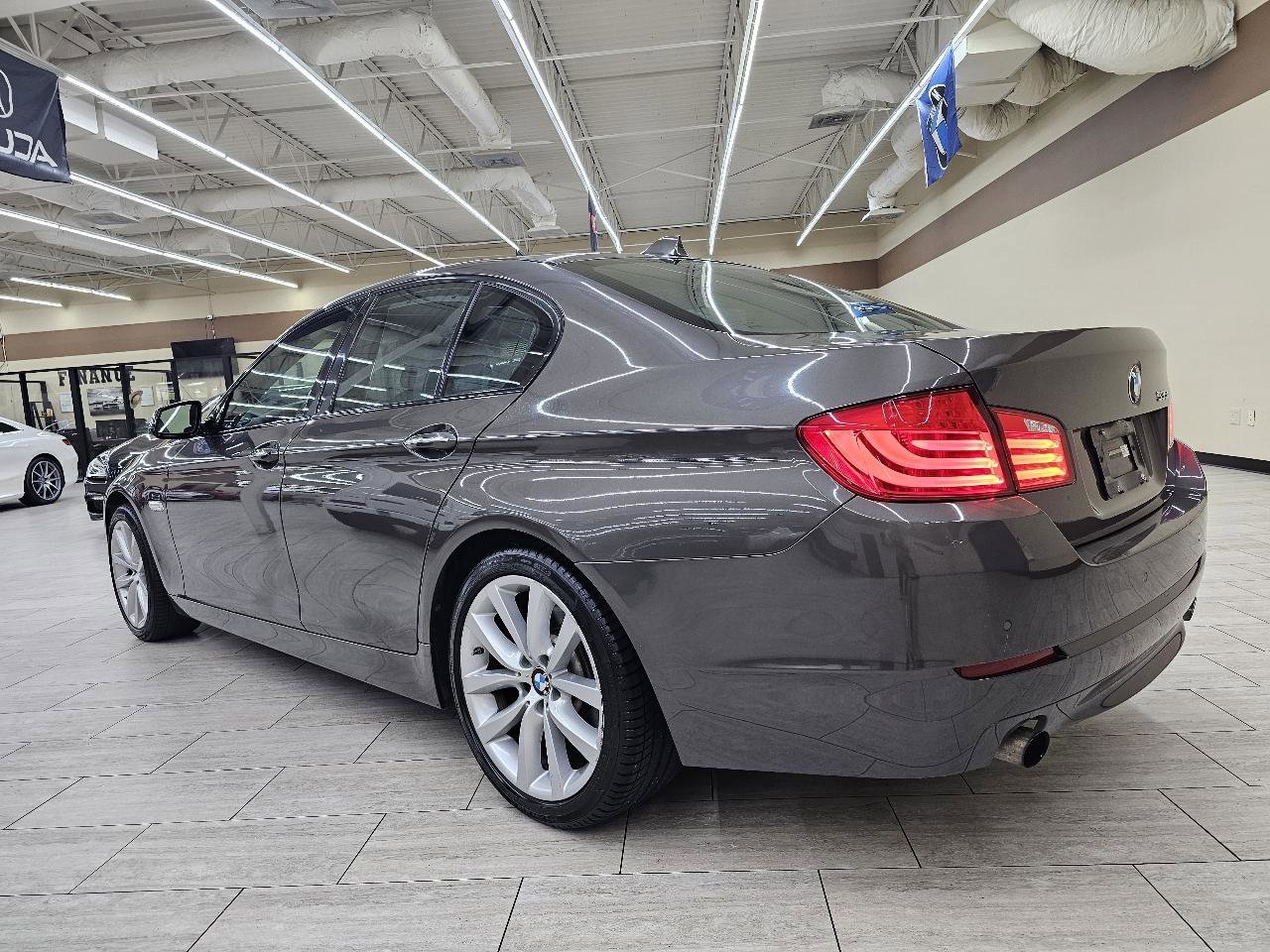 Used 2011 BMW 535i Sedan RWD image 8