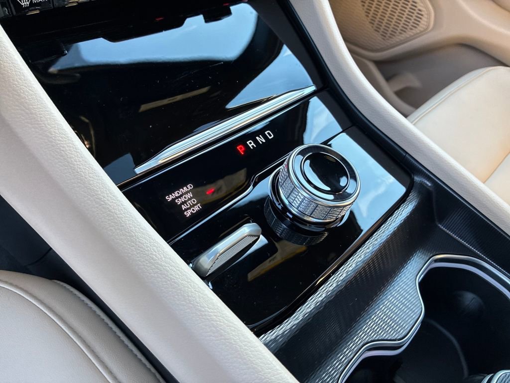 Used 2025 Jeep Grand Cherokee Limited image 24