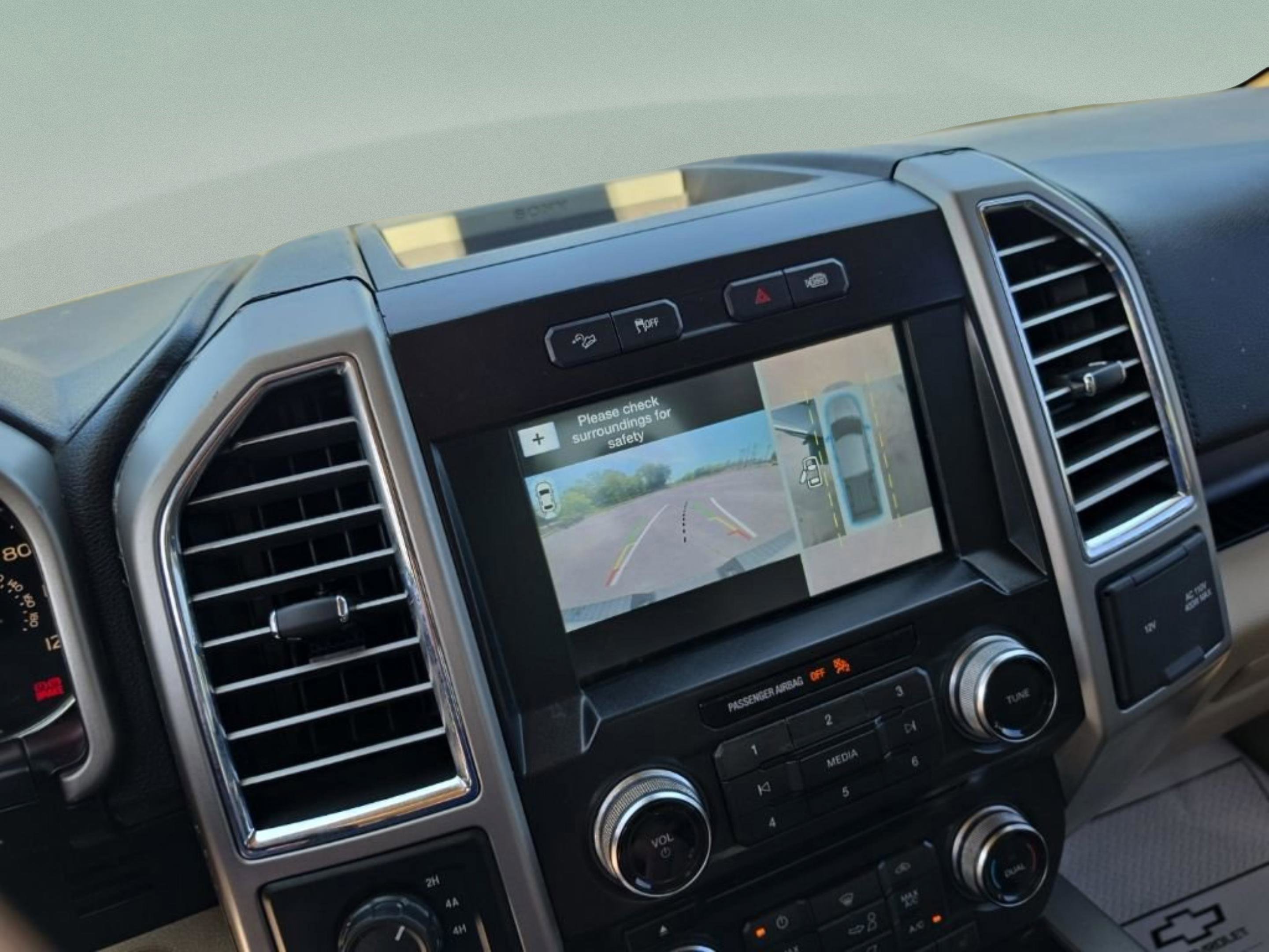 Used 2016 Ford F150 Lariat w/ Equipment Group 502A Luxury image 19