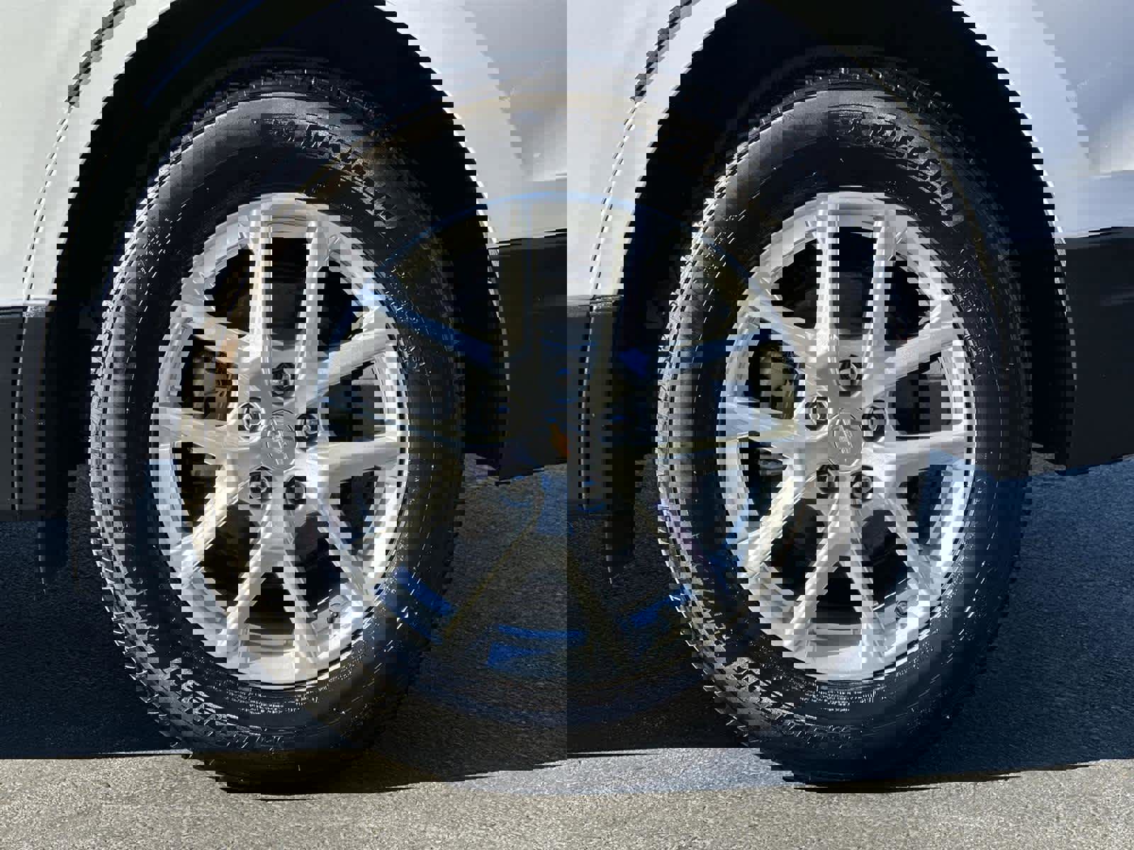 Used 2022 Chevrolet Equinox LS w/ LS Convenience Package image 8