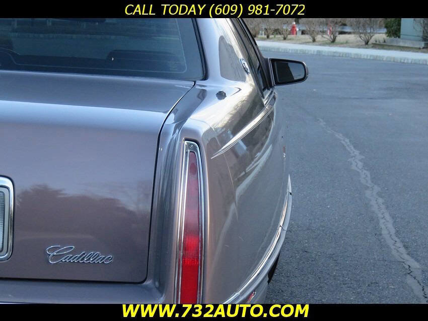 Used 1994 Cadillac De Ville Sedan FWD image 16
