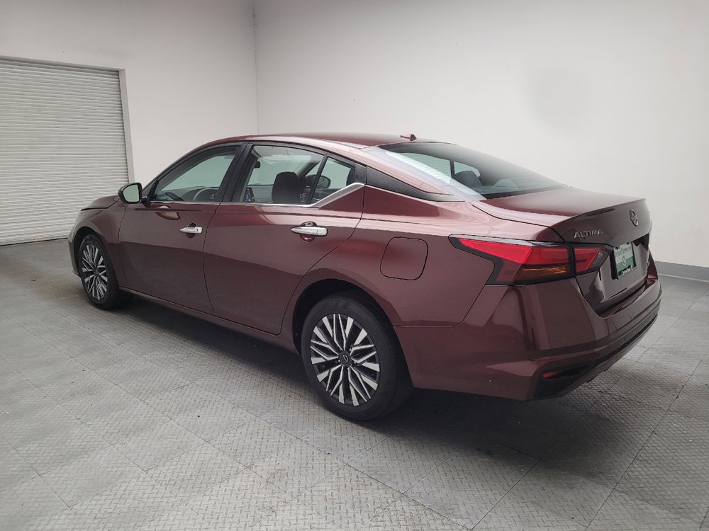 Used 2023 Nissan Altima 2.5 SV AWD/4WD image 3