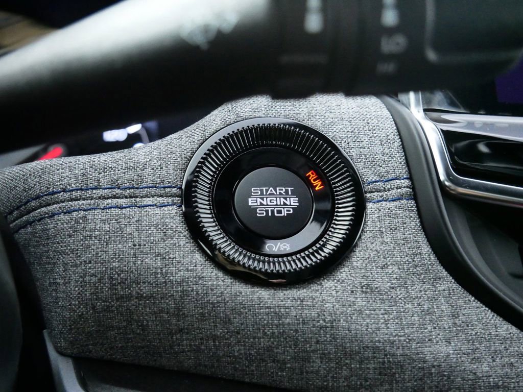 Used 2024 Jeep Compass Latitude image 49