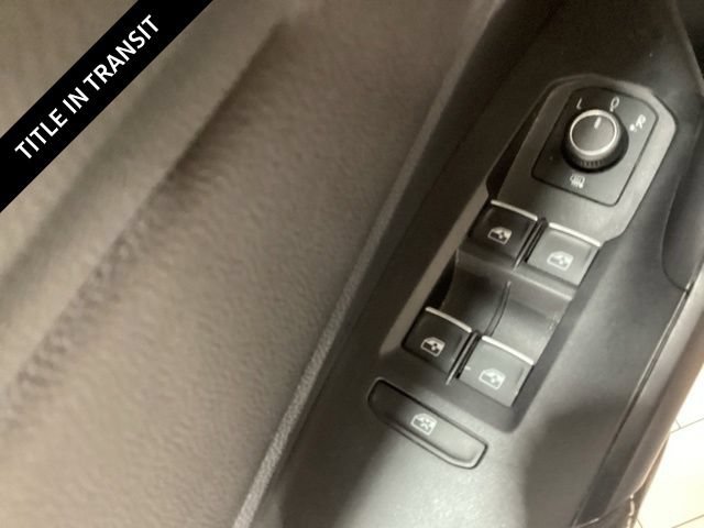 Used 2023 Volkswagen Jetta SE w/ Panoramic Sunroof Package FWD image 19