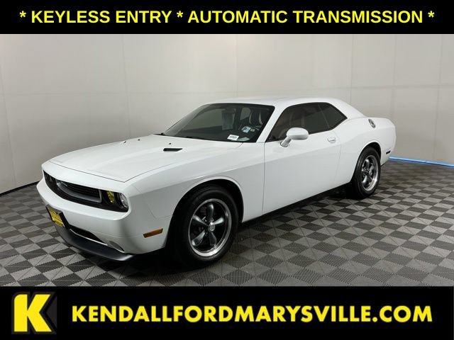 Used 2013 Dodge Challenger SXT RWD image 1