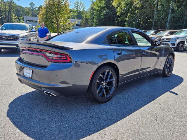Used 2020 Dodge Charger SXT w/ Blacktop Package RWD image 4