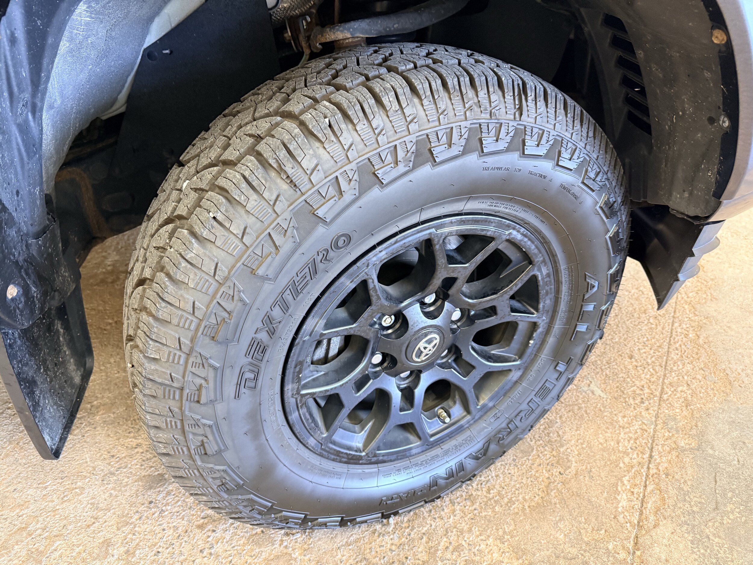 Used 2021 Toyota Tacoma SR5 AWD/4WD image 11
