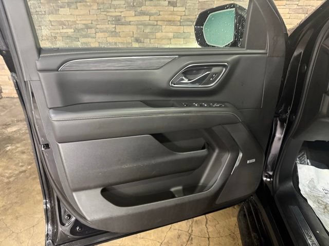 Used 2023 GMC Yukon SLT w/ SLT Luxury Package AWD/4WD image 11