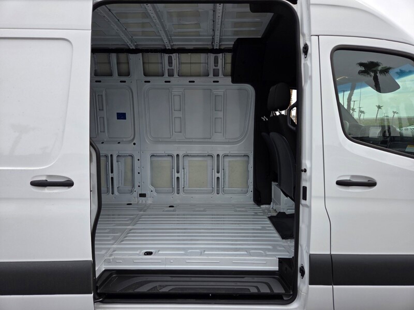 New 2024 Mercedes-Benz Sprinter 2500 image 14