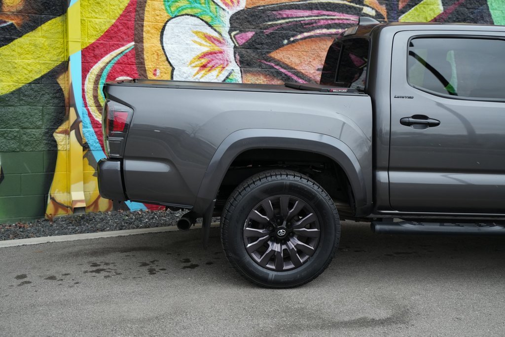 Used 2021 Toyota Tacoma Limited image 4