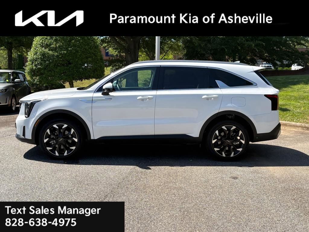 Certified 2025 Kia Sorento EX w/ Panoramic Sunroof Package AWD/4WD image 3