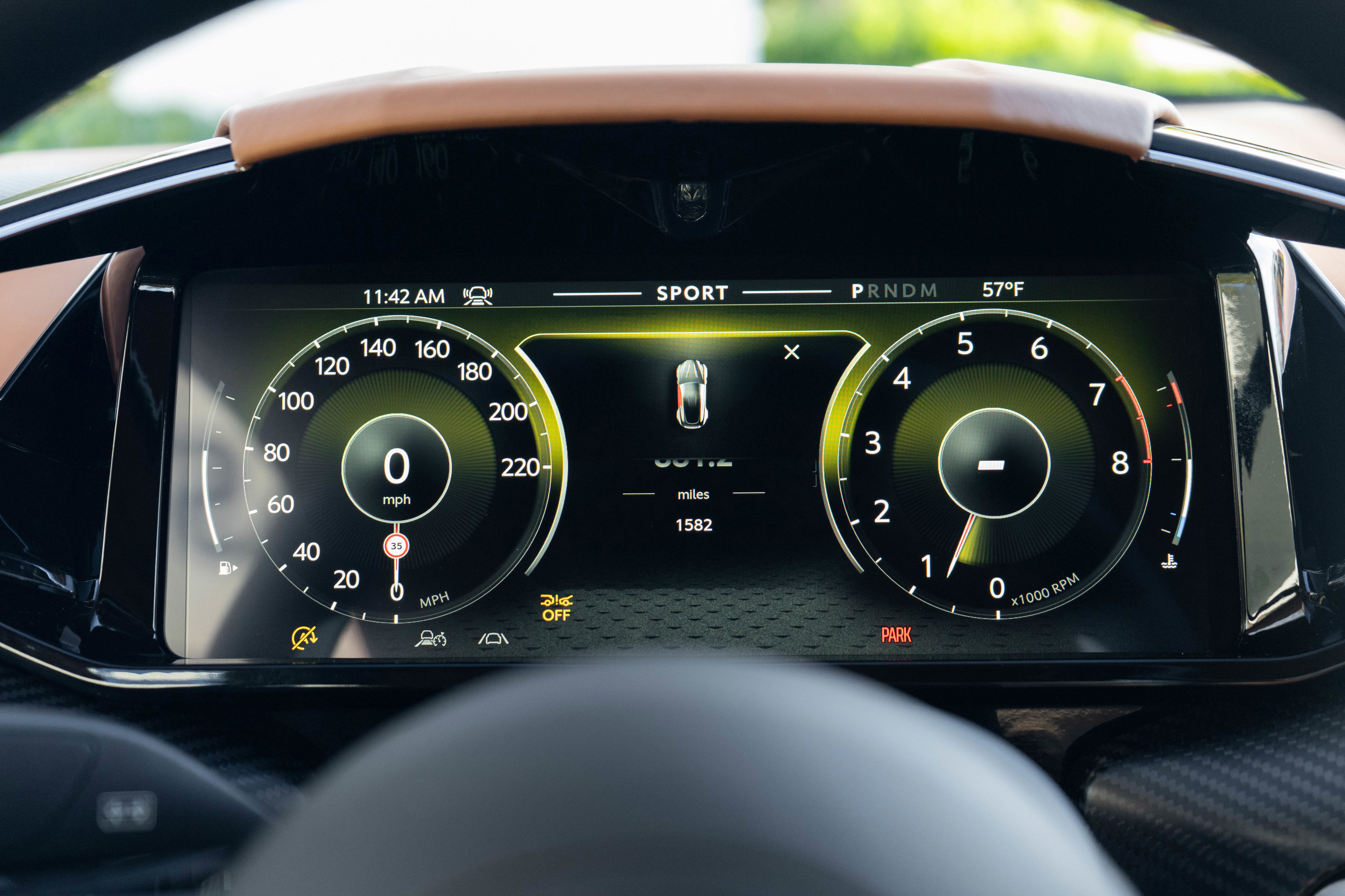 Used 2025 Aston Martin V8 Vantage Coupe image 15