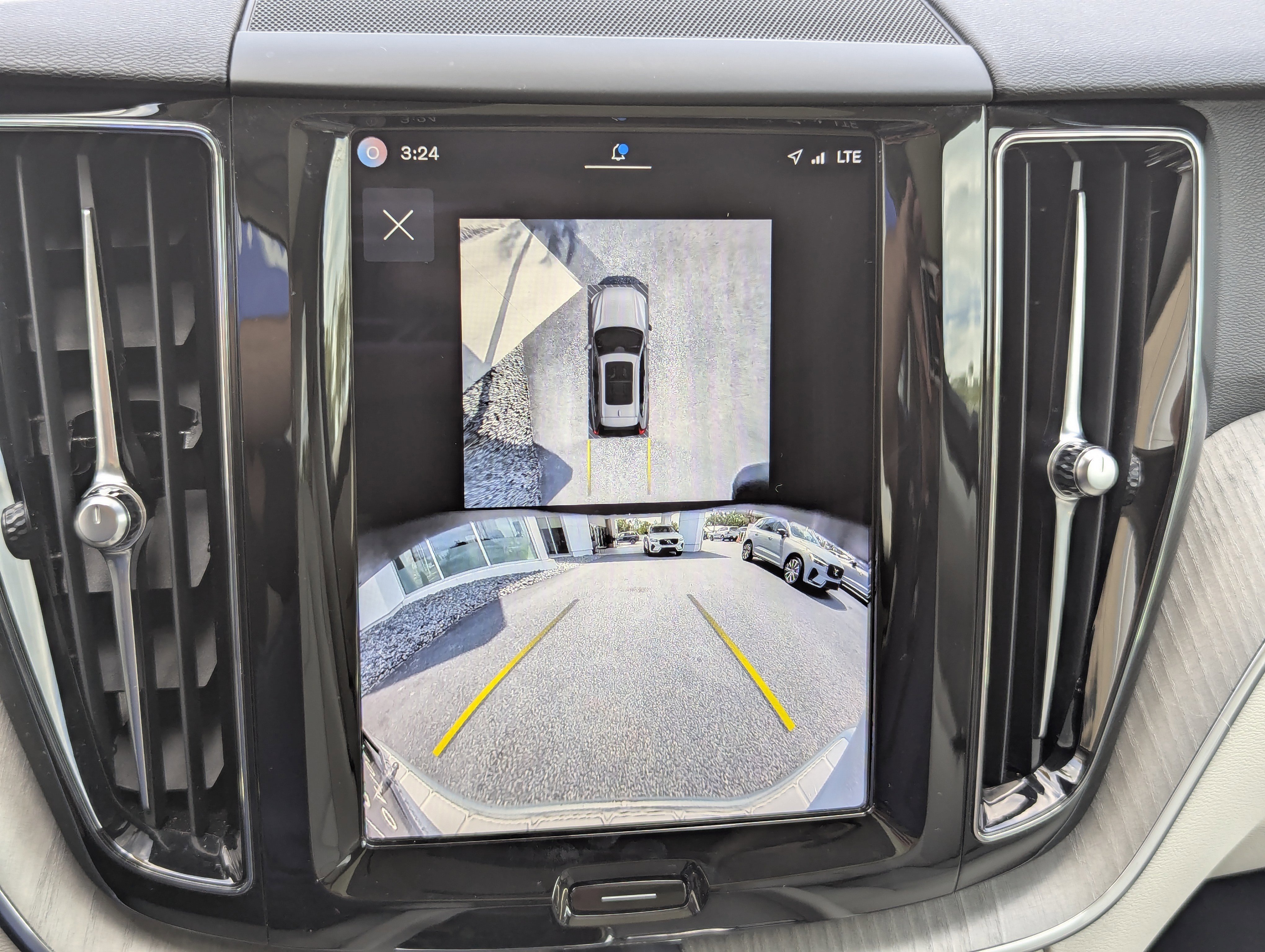 Used 2024 Volvo XC60 B5 Plus w/ Protection Package Premier AWD/4WD image 27