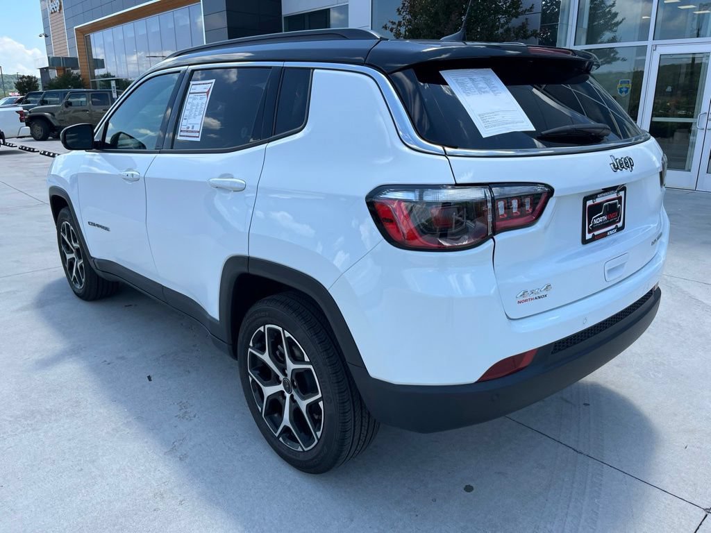 Used 2025 Jeep Compass Limited AWD/4WD image 17