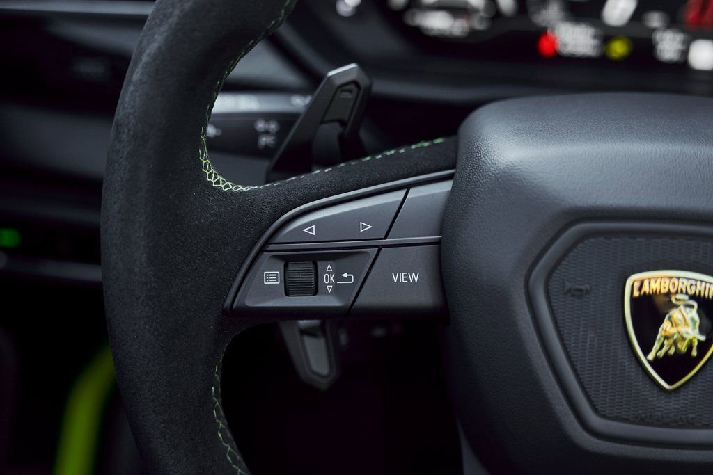 Used 2024 Lamborghini Urus Performante image 61