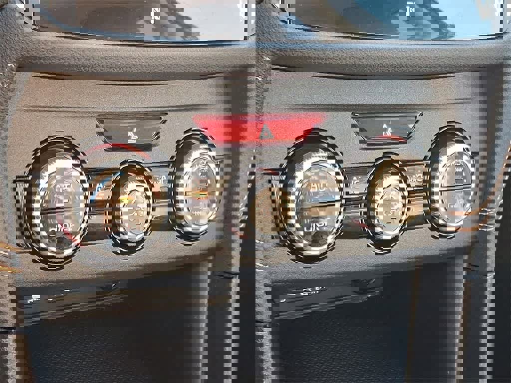 Used 2020 Subaru Crosstrek 2.0i Limited w/ Moonroof Package w/Navigation image 16