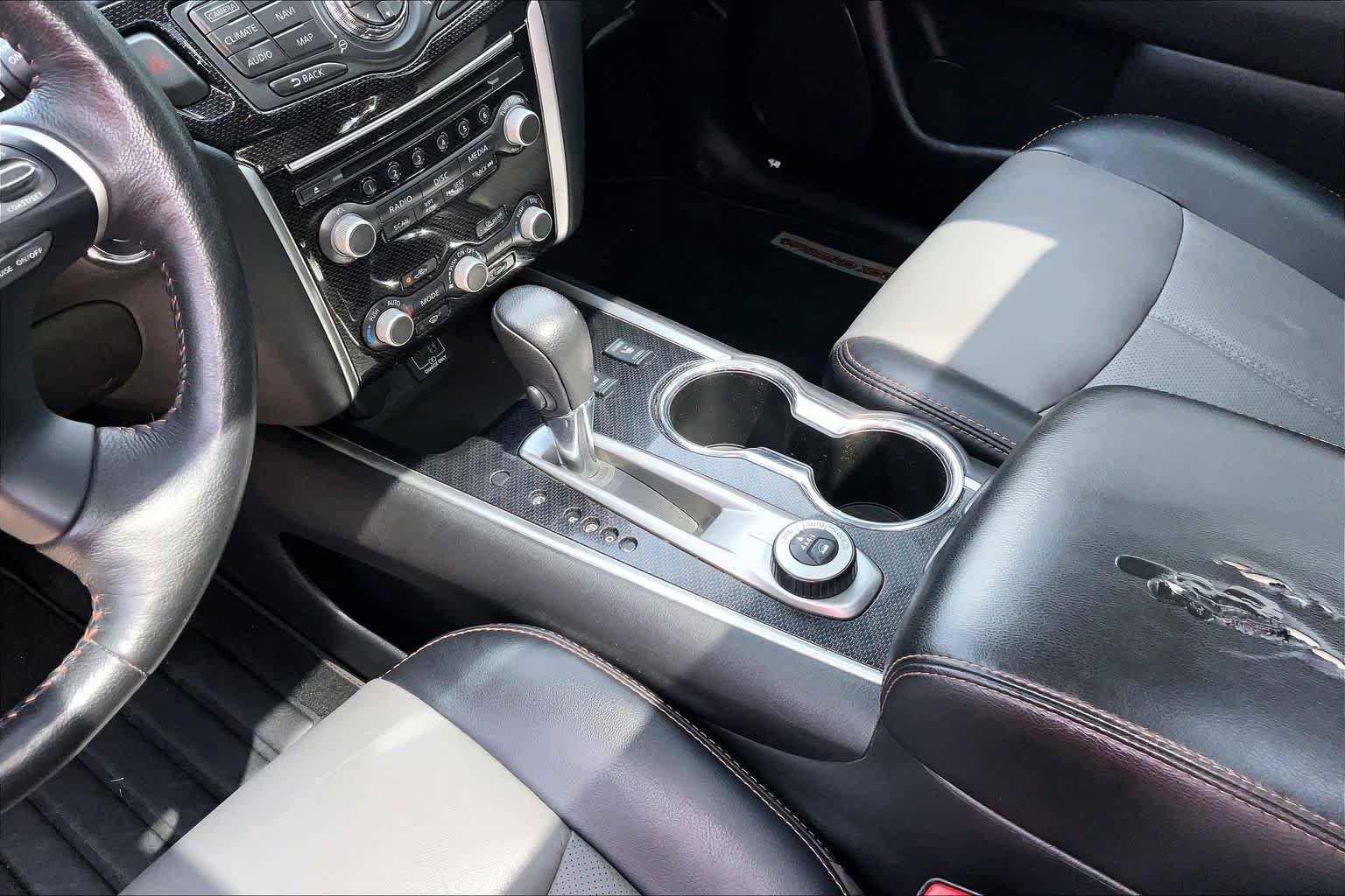 Used 2020 Nissan Pathfinder SL AWD/4WD image 17