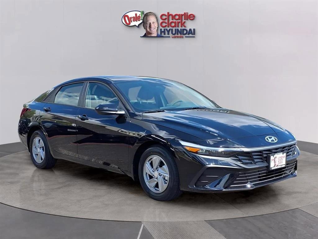 New 2025 Hyundai Elantra SE image 7
