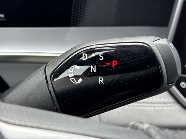 New 2026 Volkswagen Tiguan SE R-Line FWD image 15