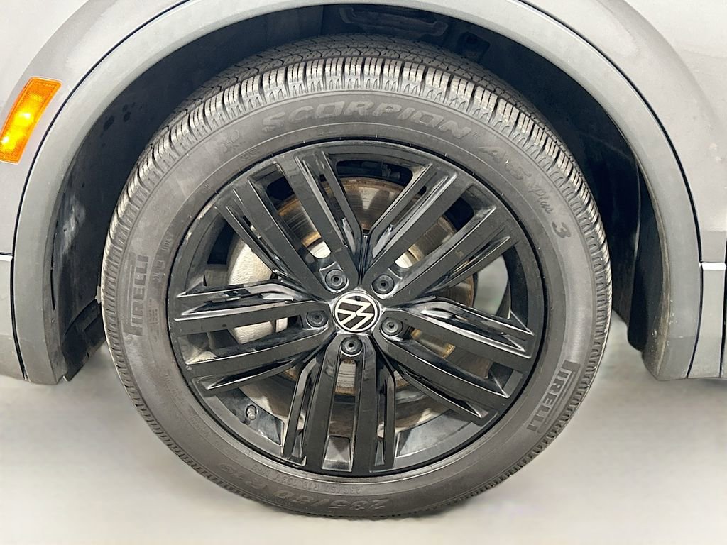 Used 2022 Volkswagen Tiguan SE R-Line FWD image 30