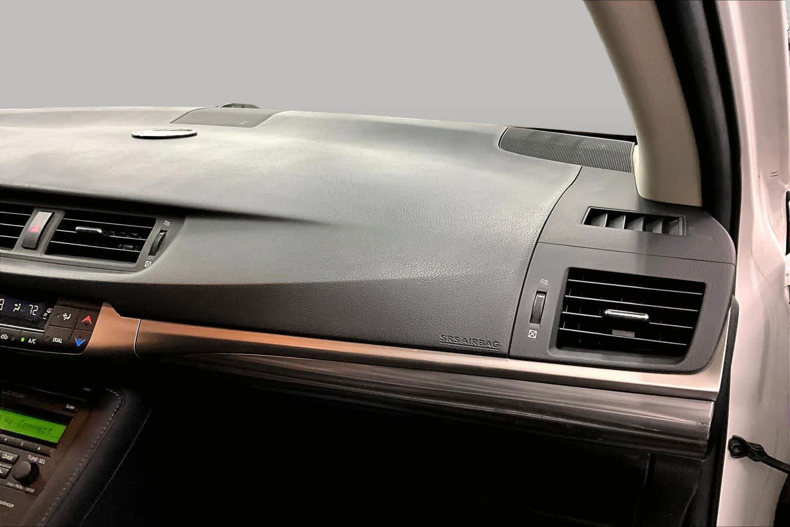 Used 2017 Lexus CT 200h w/ Seat Comfort Package FWD image 18