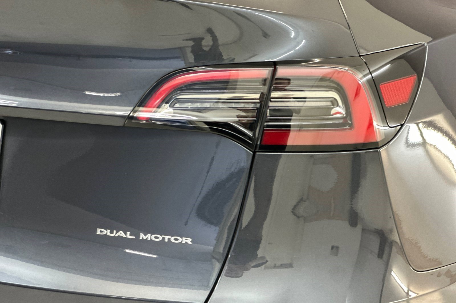 Used 2024 Tesla Model Y Long Range AWD/4WD image 12