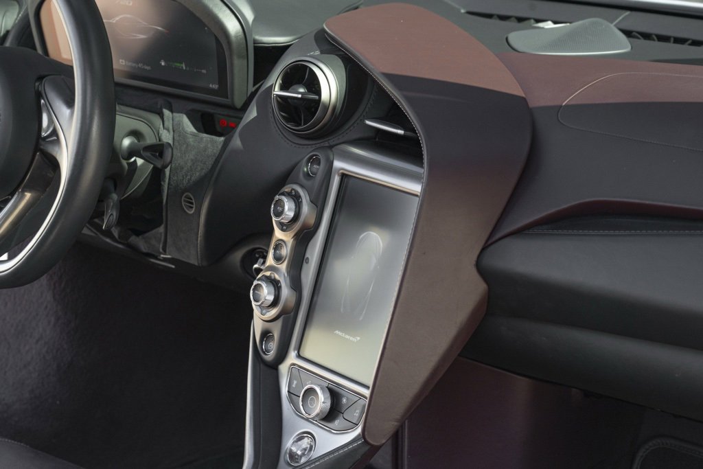 Used 2018 McLaren 720S Performance image 46