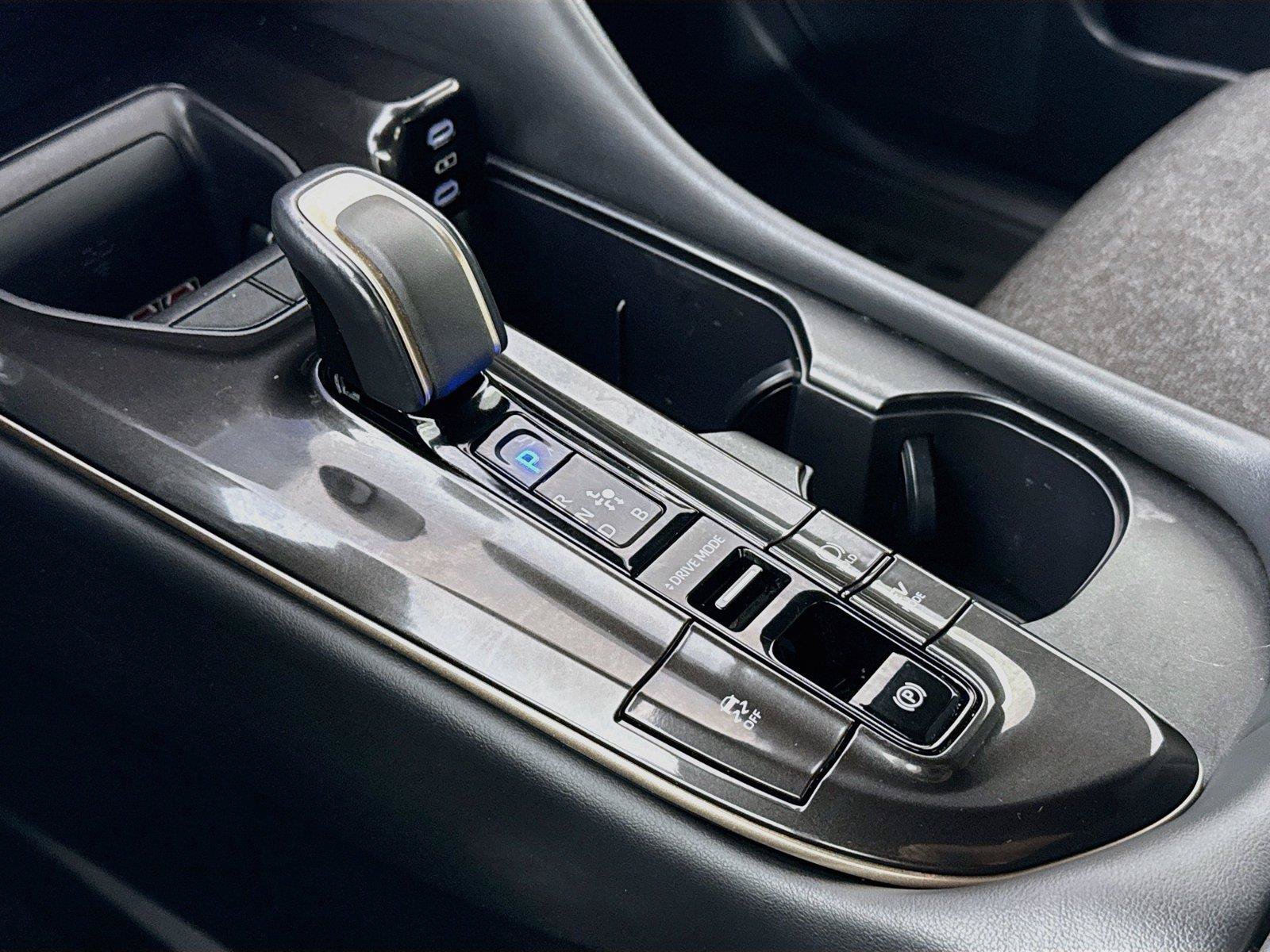 Certified 2024 Toyota Crown AWD/4WD image 26