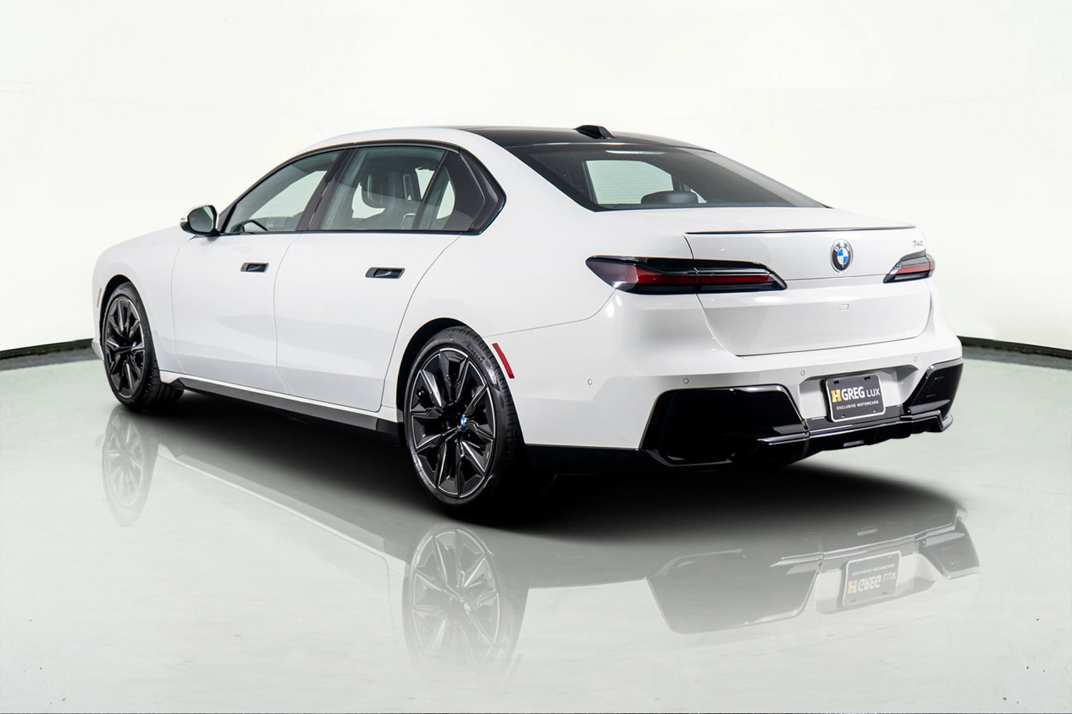 Used 2025 BMW 740i w/ Premium Package RWD image 14
