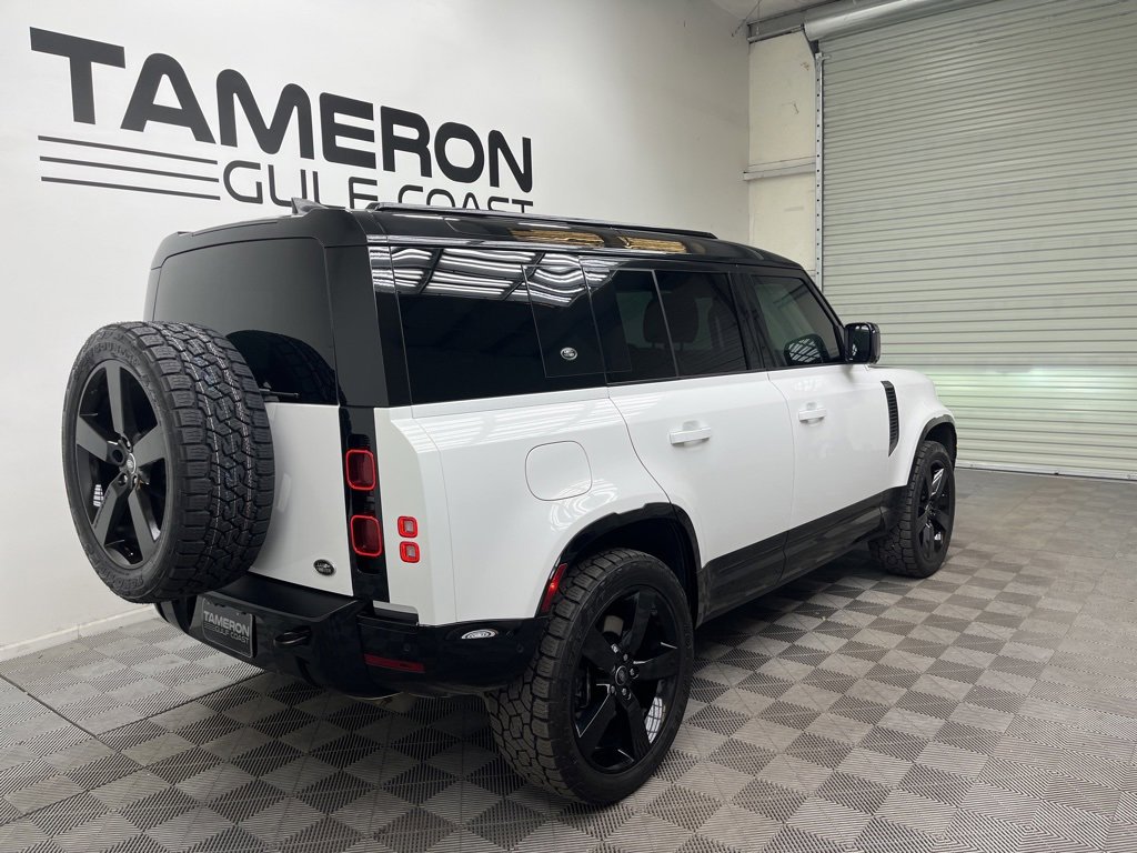 Used 2023 Land Rover Defender 110 X-Dynamic SE image 18