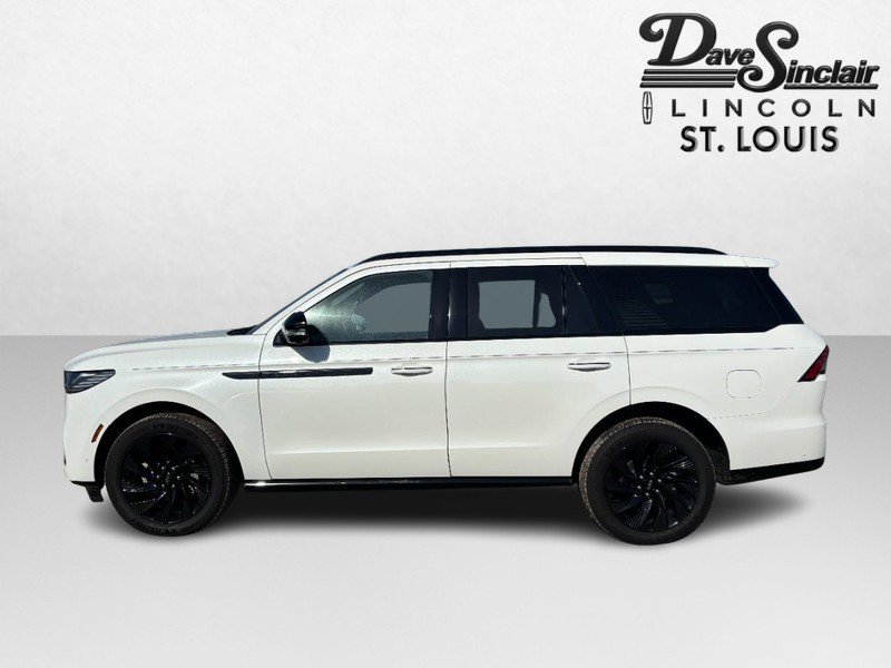 New 2025 Lincoln Navigator Reserve w/ Jet Appearance Package image 8