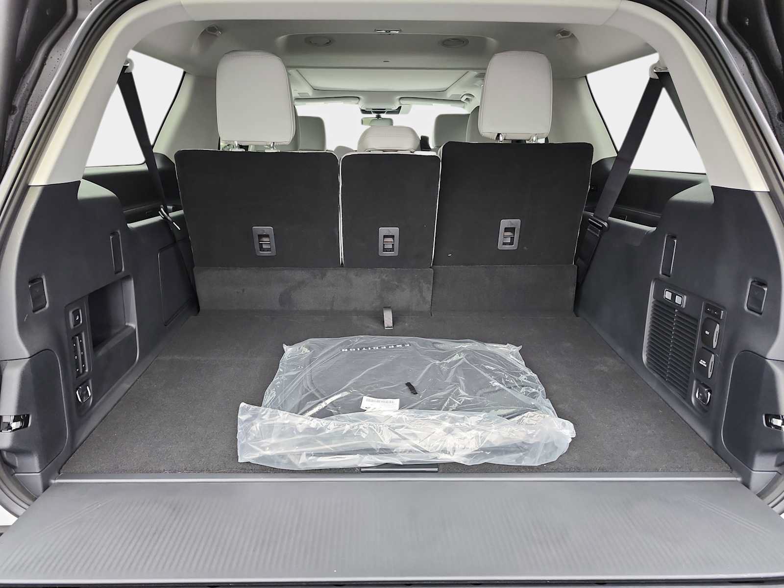 New 2025 Ford Expedition Max Platinum w/ Platinum Ultimate Package AWD/4WD image 17