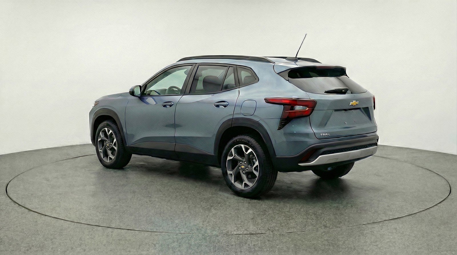 Used 2025 Chevrolet Trax LT image 6