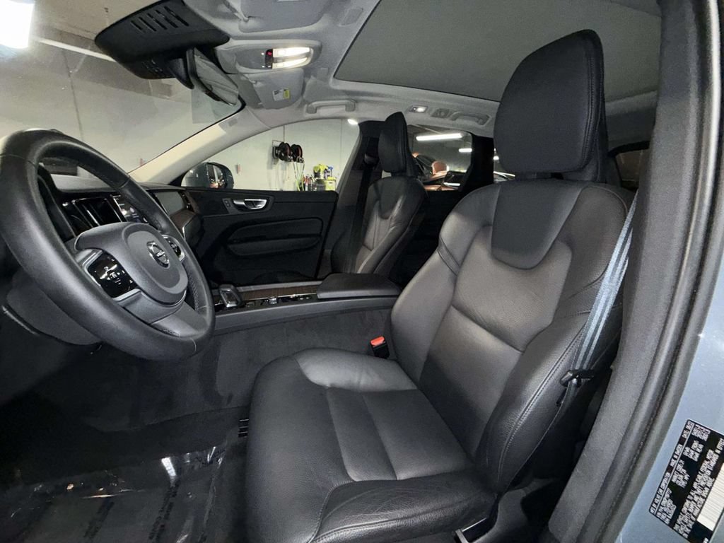 Used 2023 Volvo XC60 B5 Plus w/ Climate Package AWD/4WD image 2