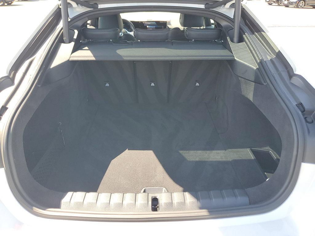 Used 2023 BMW i4 eDrive40 w/ M Sport Package RWD image 9
