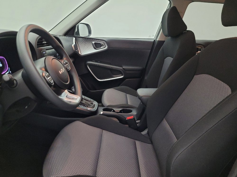 Used 2025 Kia Soul S image 17