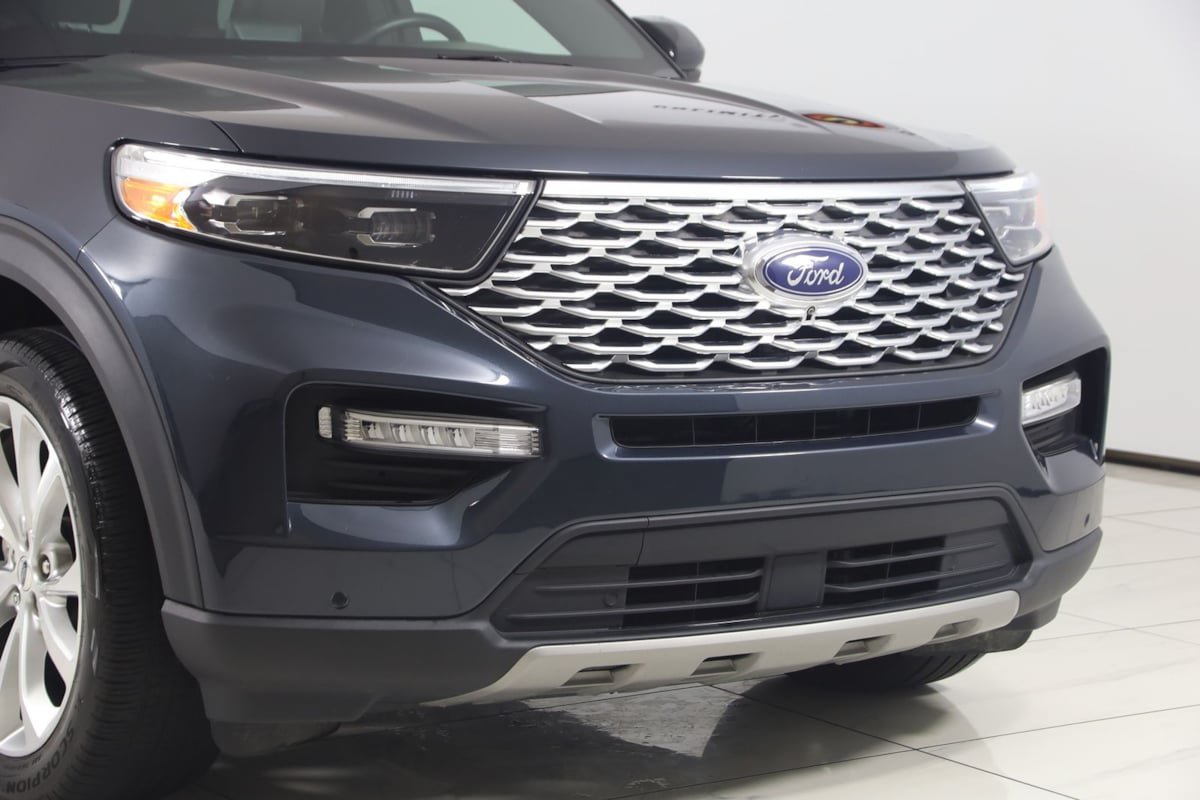 Used 2022 Ford Explorer Platinum w/ Equipment Group 601A AWD/4WD image 42