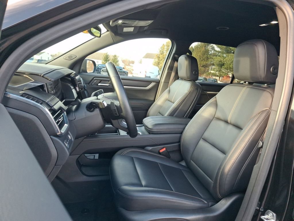 Used 2024 GMC Acadia Elevation image 10